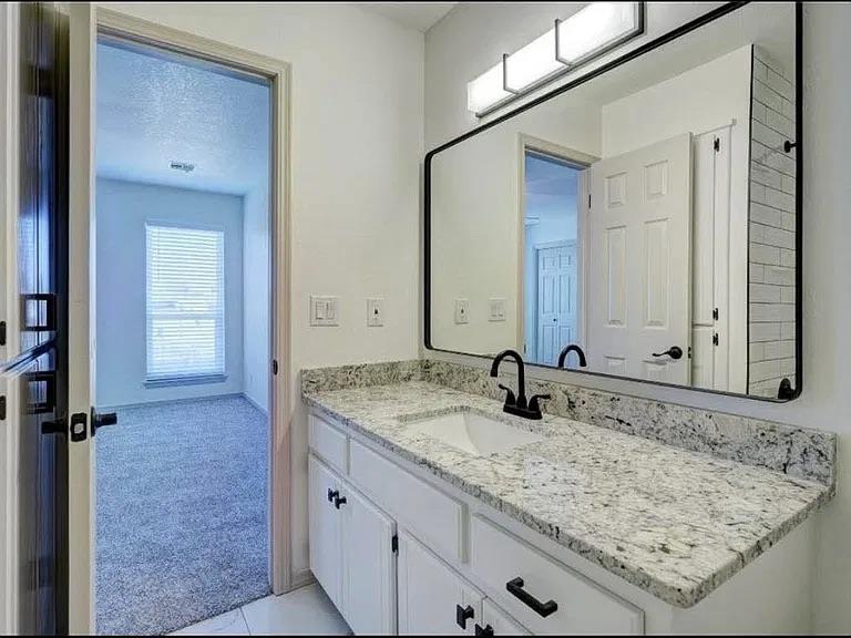 2221 S Shadowridge Court Property Photo 13