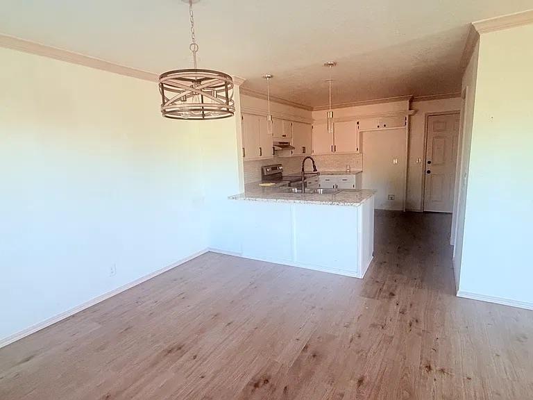 2221 S Shadowridge Court Property Photo 17