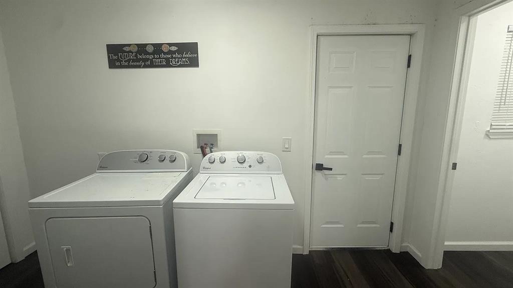 1527 Nw 1st Street Property Photo 9