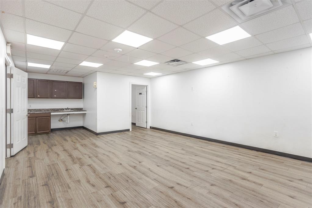 9228 N Rockwell Property Photo 18