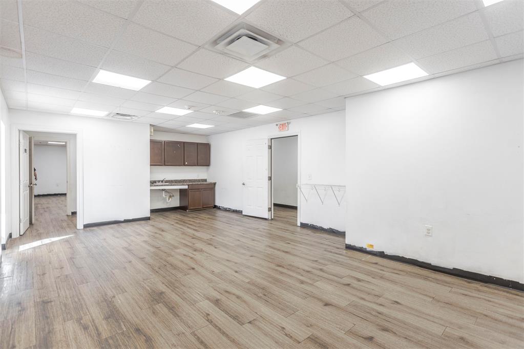 9228 N Rockwell Property Photo 19