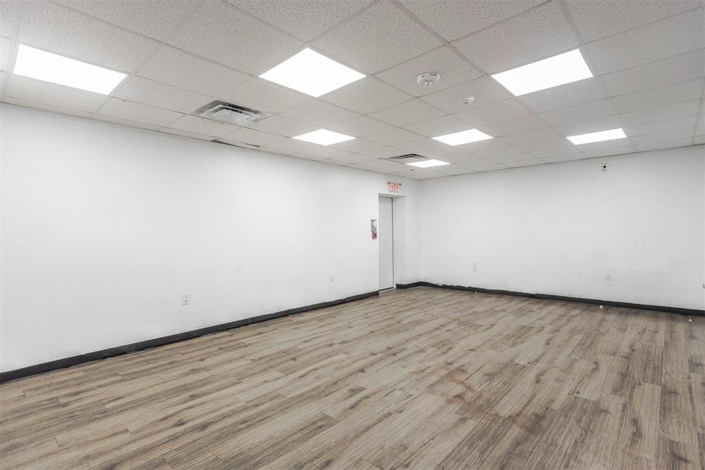 9228 N Rockwell Property Photo 22