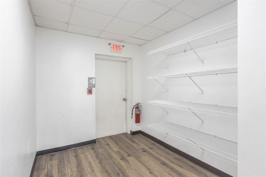 9228 N Rockwell Property Photo 23