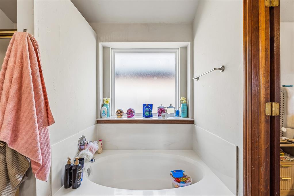 15928 Vicki Drive Property Photo 19