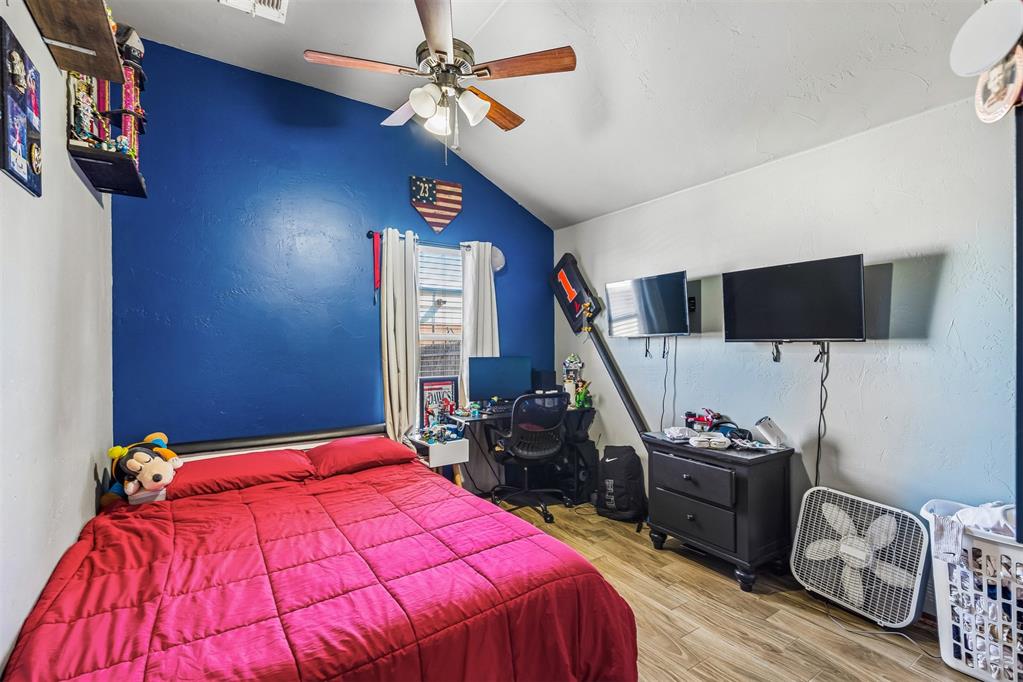 15928 Vicki Drive Property Photo 23