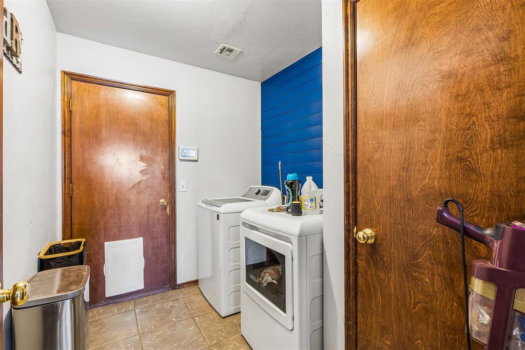 15928 Vicki Drive Property Photo 30