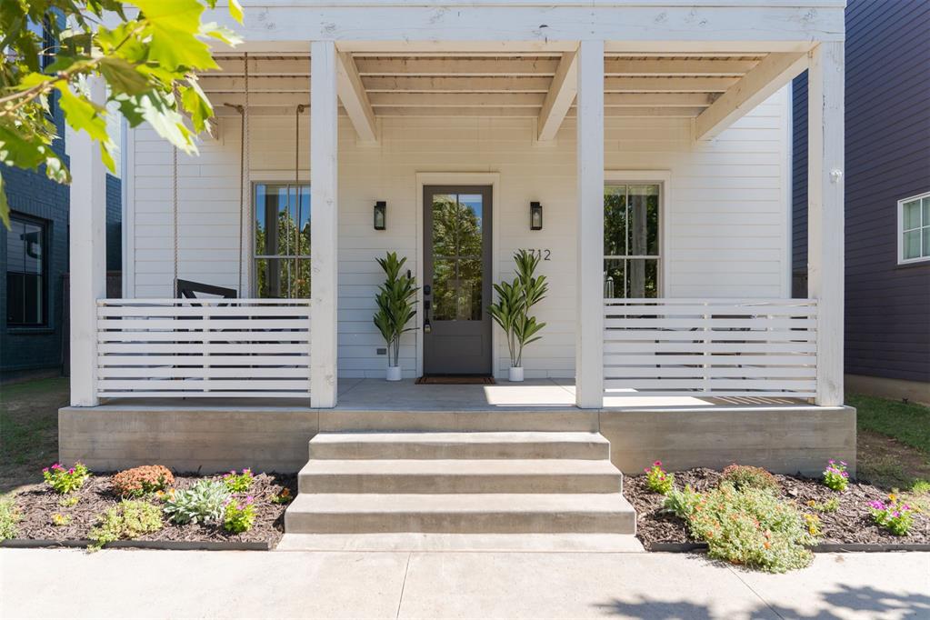 1712 Runway Boulevard Property Photo 3