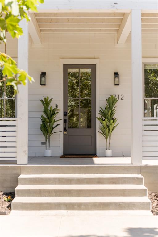 1712 Runway Boulevard Property Photo 4