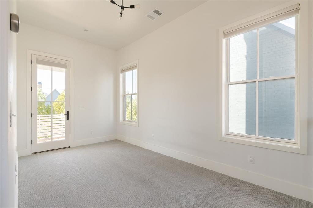 1712 Runway Boulevard Property Photo 33