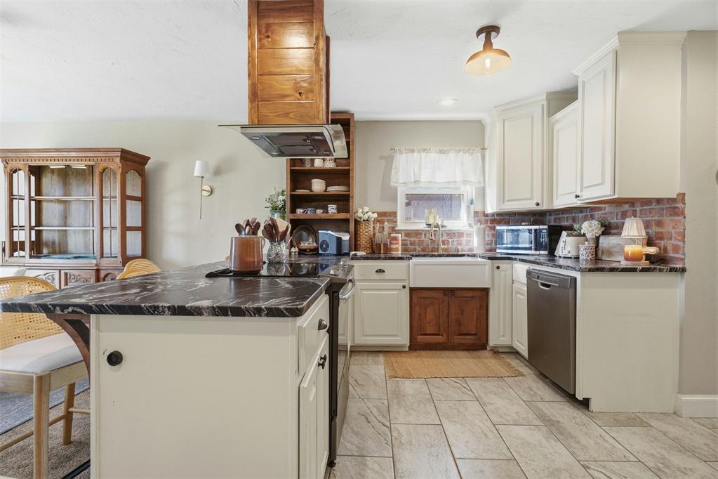 1608 Wilson Street Property Photo 17