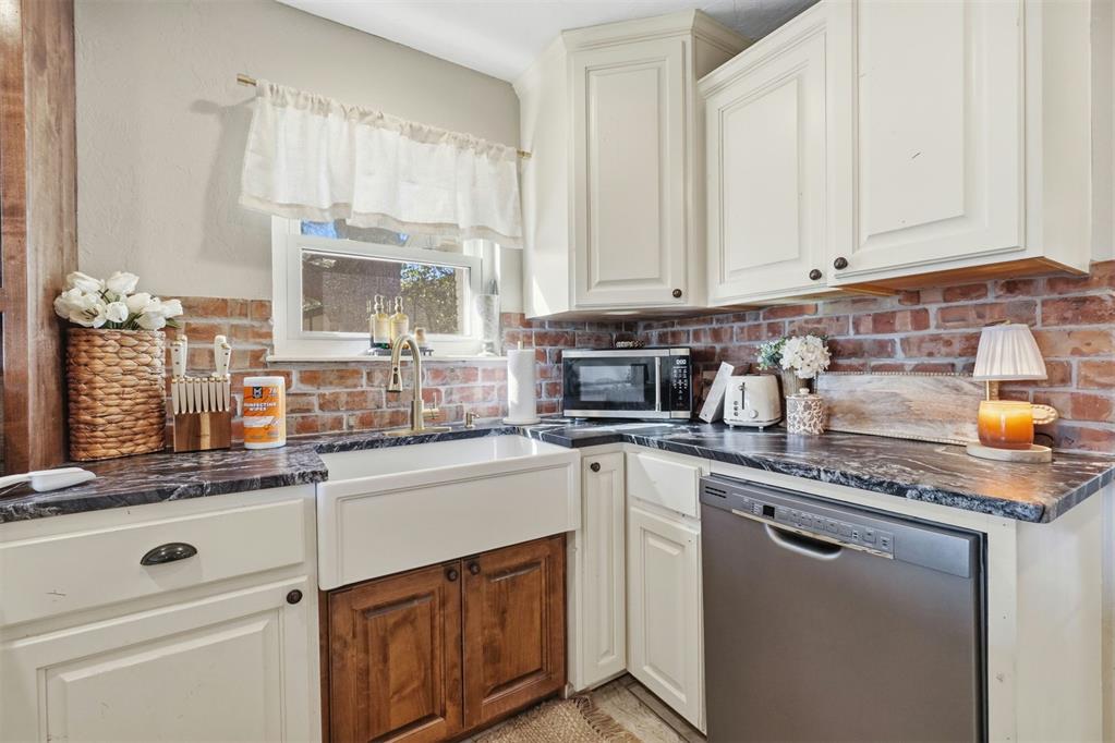 1608 Wilson Street Property Photo 20