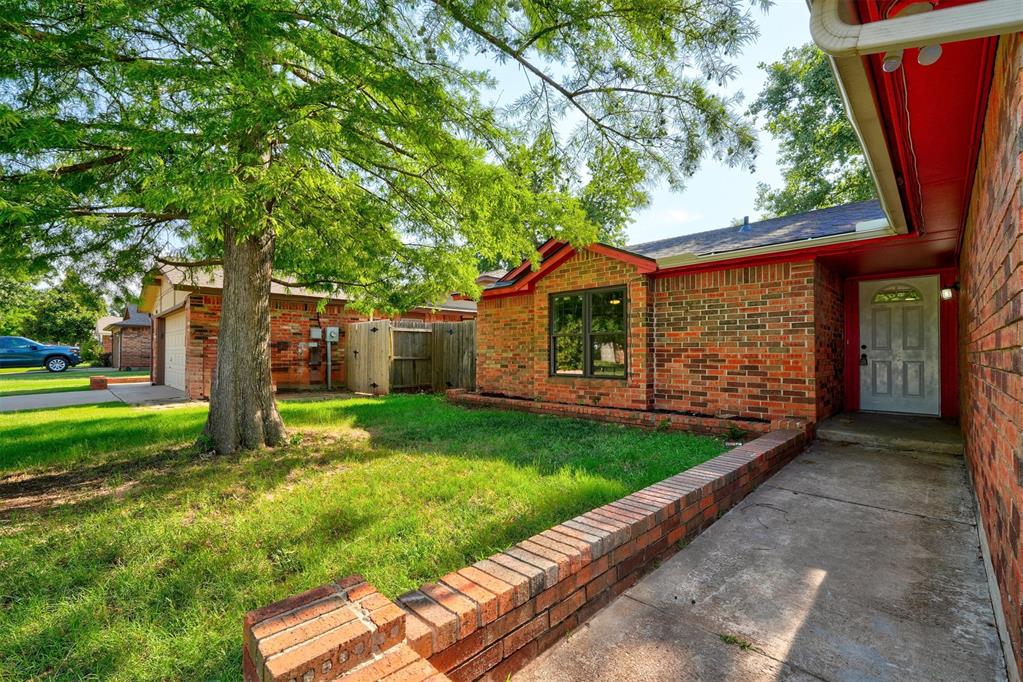 11601 Matthews Avenue Property Photo 2
