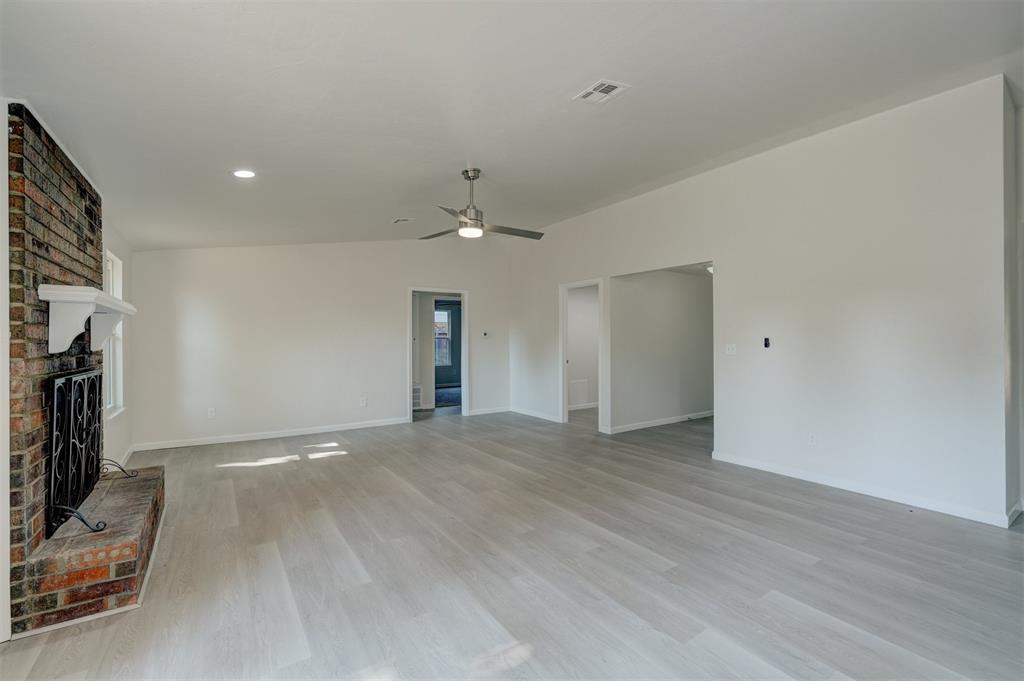 11601 Matthews Avenue Property Photo 7