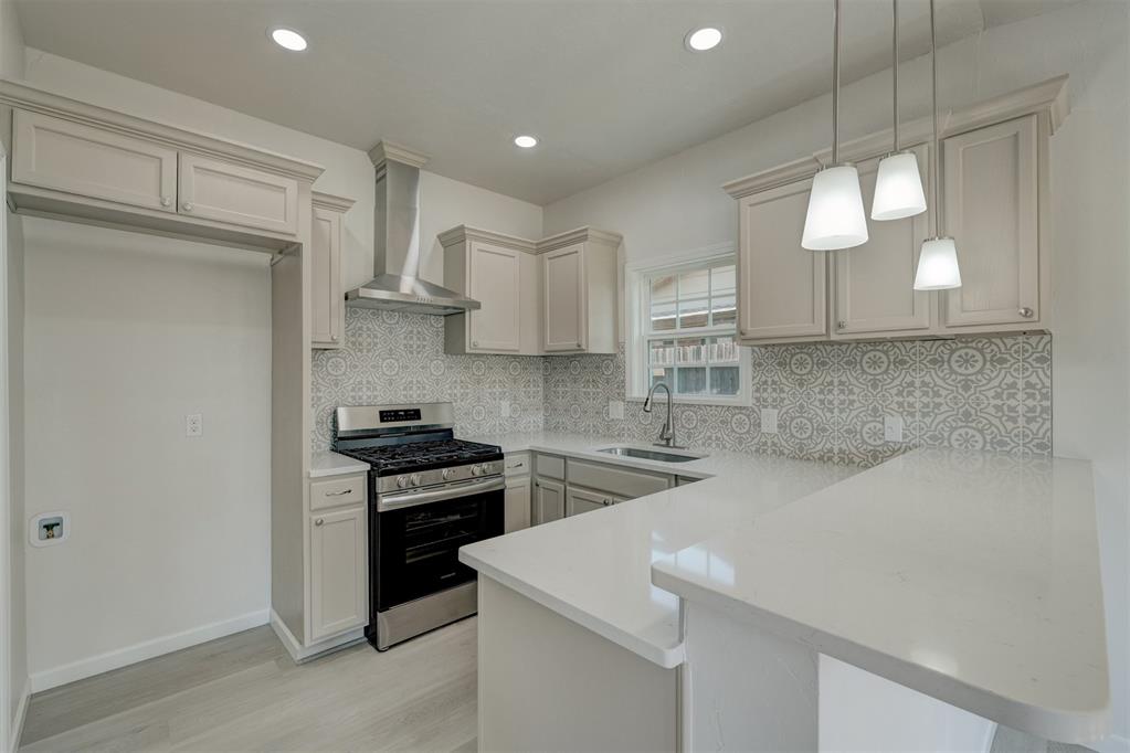 11601 Matthews Avenue Property Photo 17