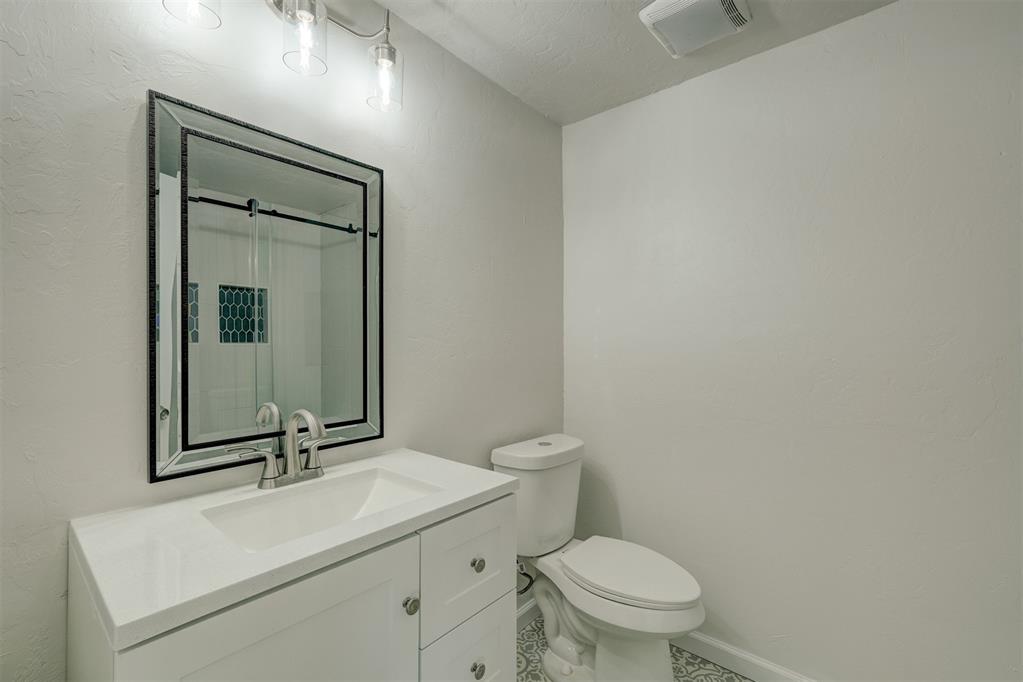 11601 Matthews Avenue Property Photo 25