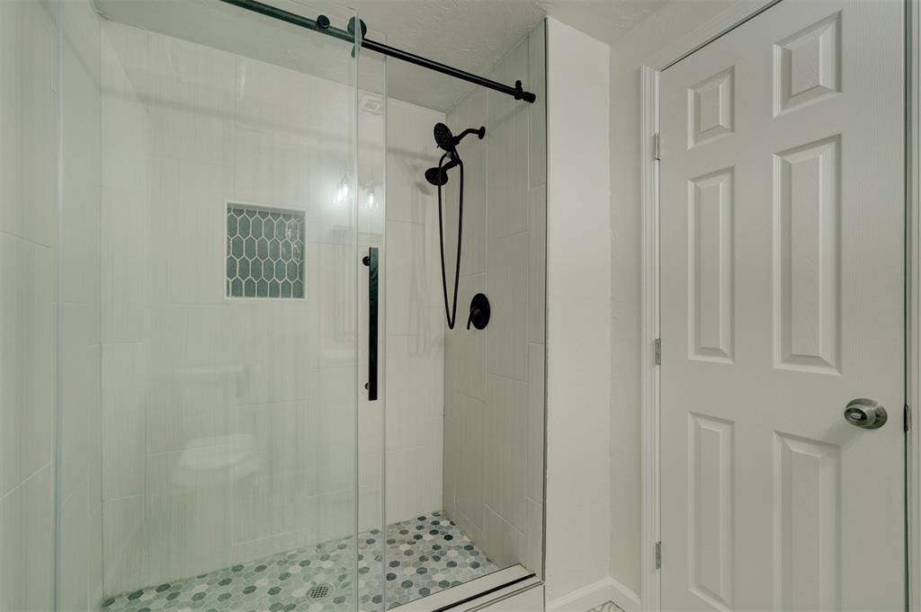 11601 Matthews Avenue Property Photo 26