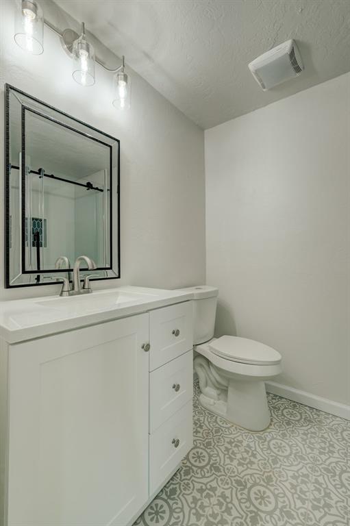 11601 Matthews Avenue Property Photo 27