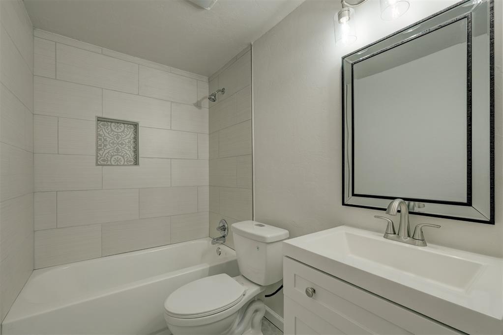 11601 Matthews Avenue Property Photo 31