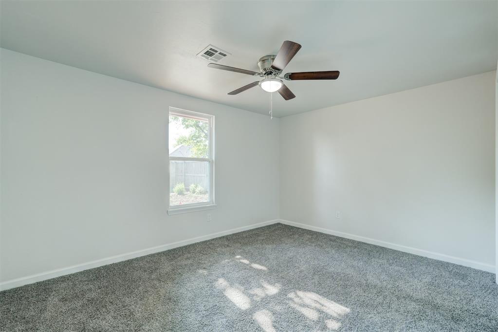 11601 Matthews Avenue Property Photo 33