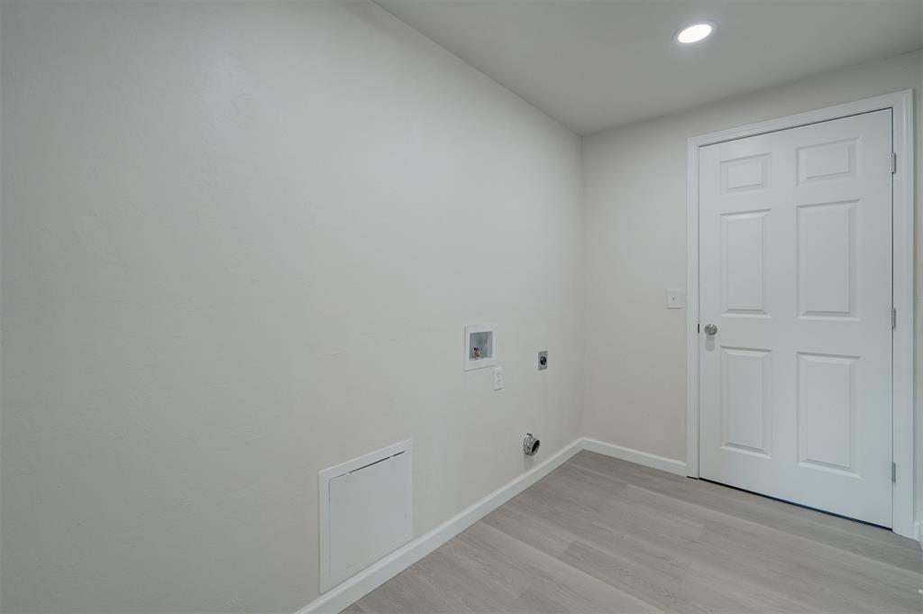 11601 Matthews Avenue Property Photo 35