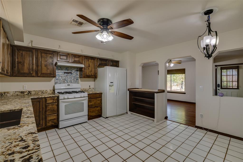 2321 County Road 1268 Property Photo 10