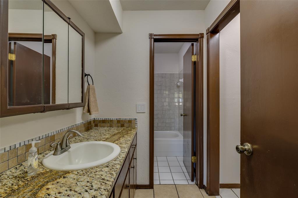 2321 County Road 1268 Property Photo 32