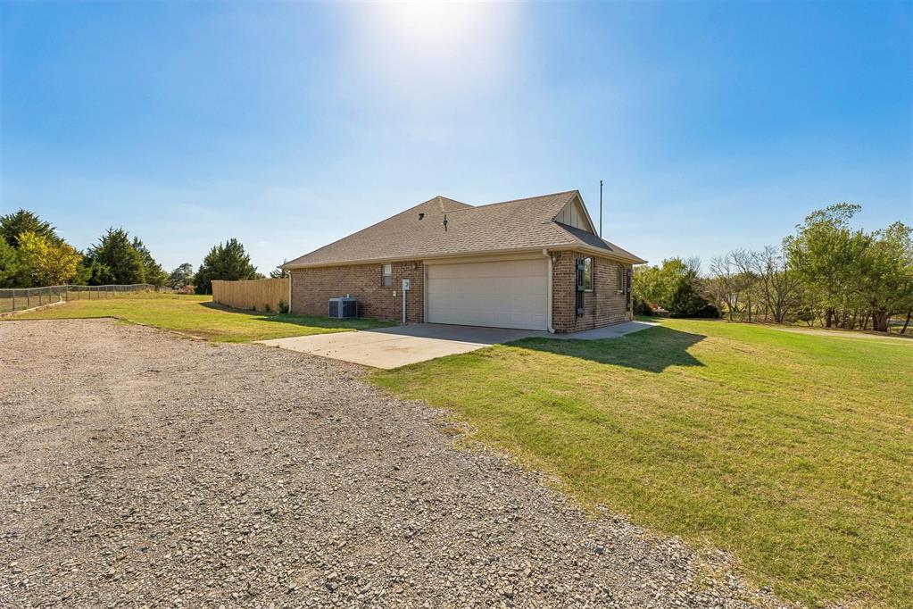 1941 County Road 1212 Property Photo 3
