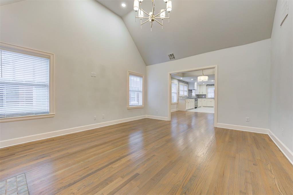 2208 N Indiana Avenue Property Photo 5