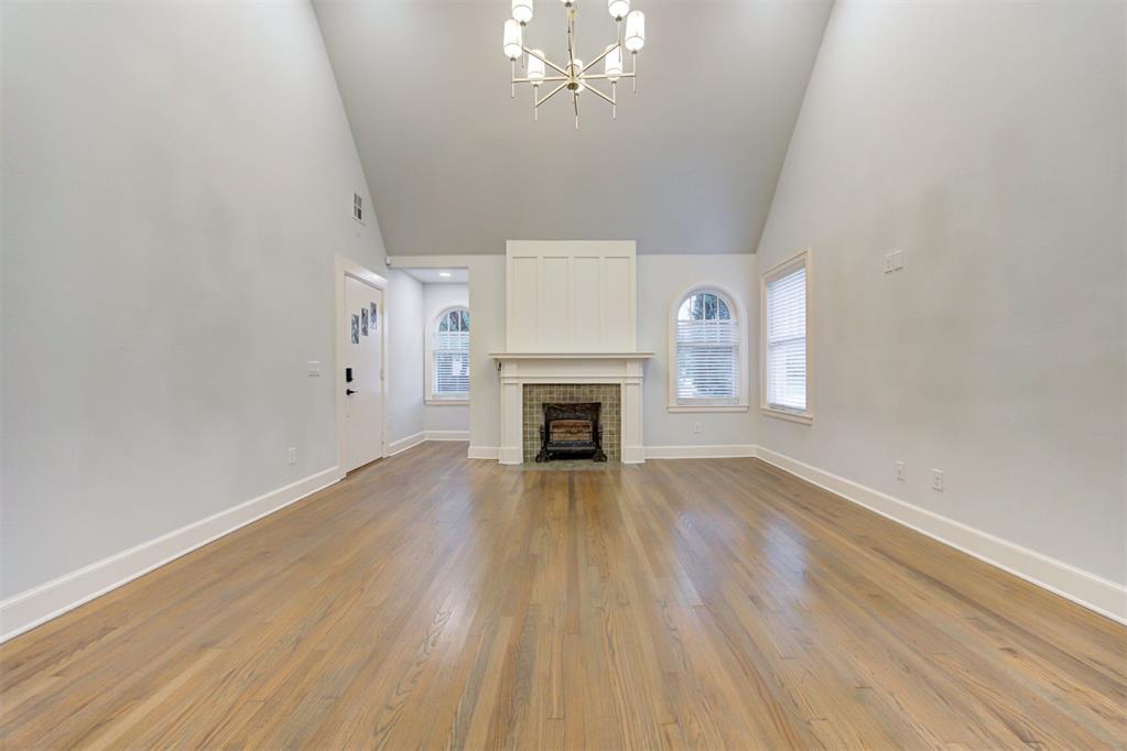 2208 N Indiana Avenue Property Photo 7
