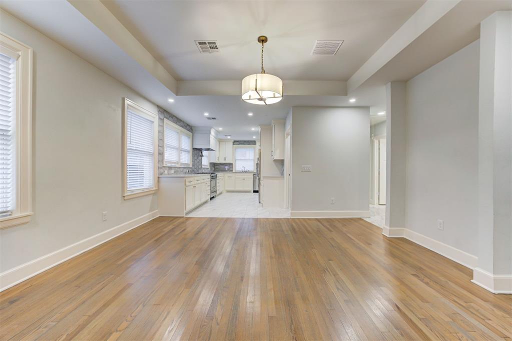 2208 N Indiana Avenue Property Photo 11