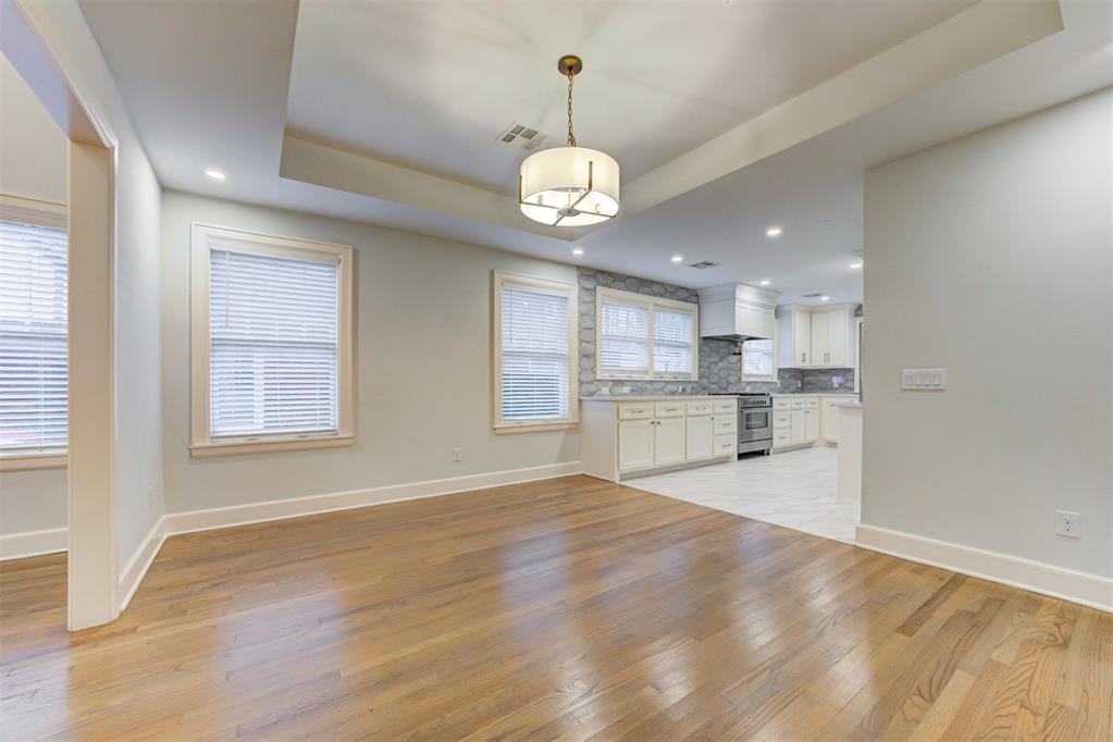 2208 N Indiana Avenue Property Photo 12