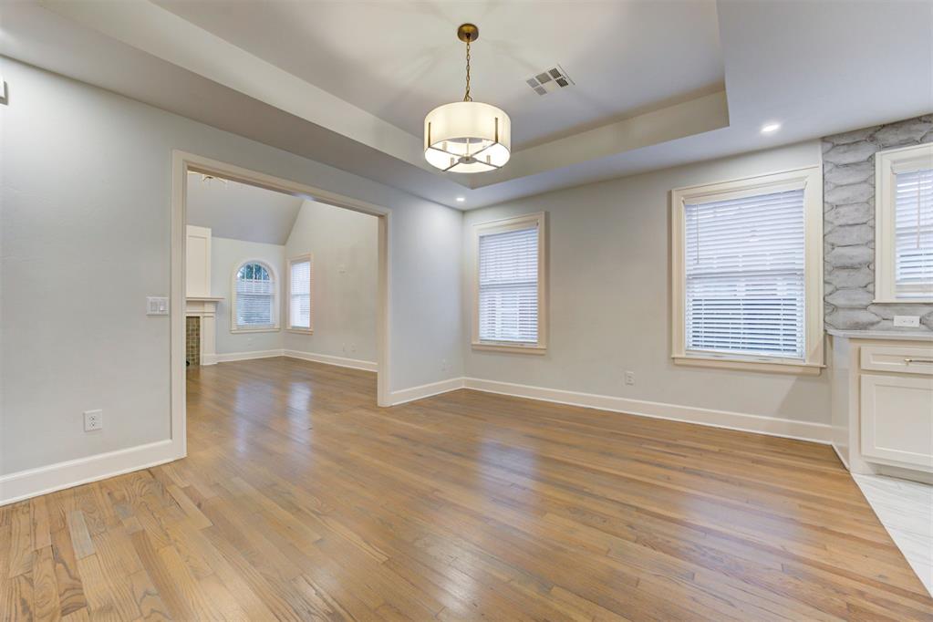 2208 N Indiana Avenue Property Photo 13