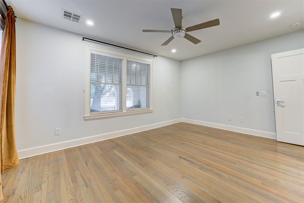 2208 N Indiana Avenue Property Photo 27