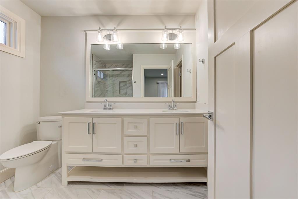 2208 N Indiana Avenue Property Photo 41