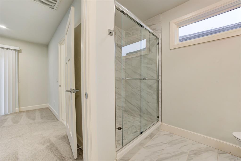2208 N Indiana Avenue Property Photo 43