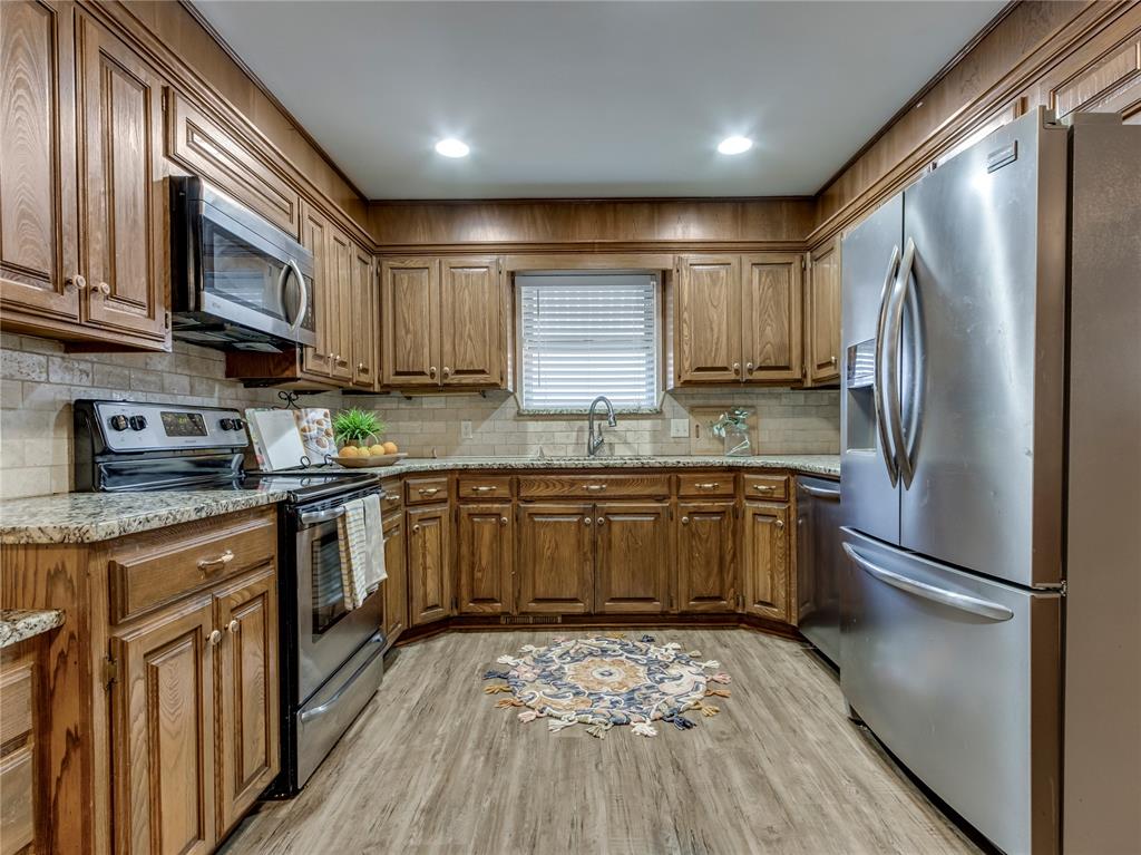 712 W Silver Meadow Drive Property Photo 10