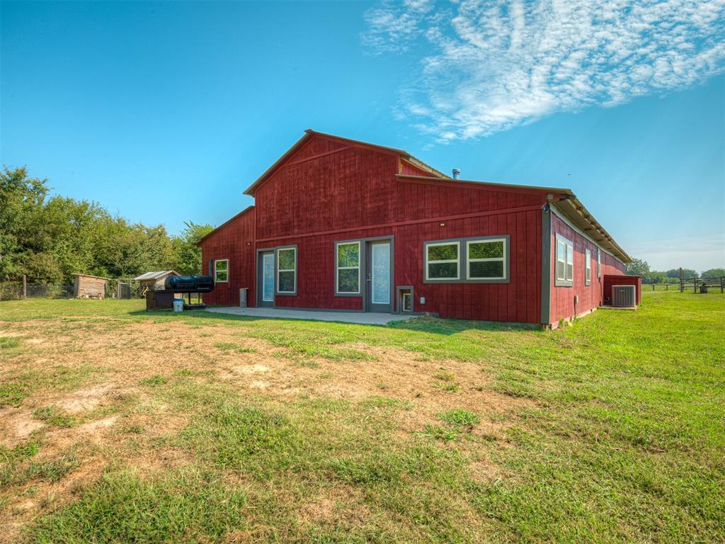 377056 E 1040 Road Property Photo 1