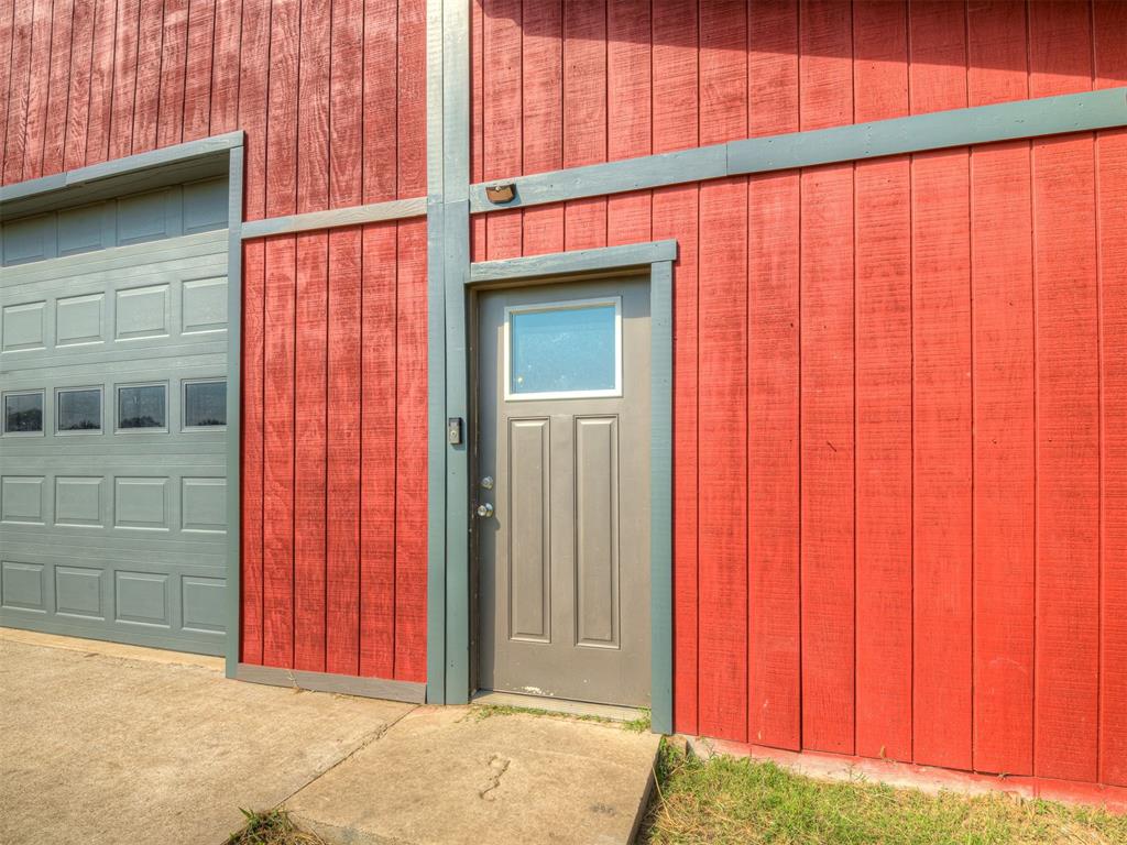 377056 E 1040 Road Property Photo 3