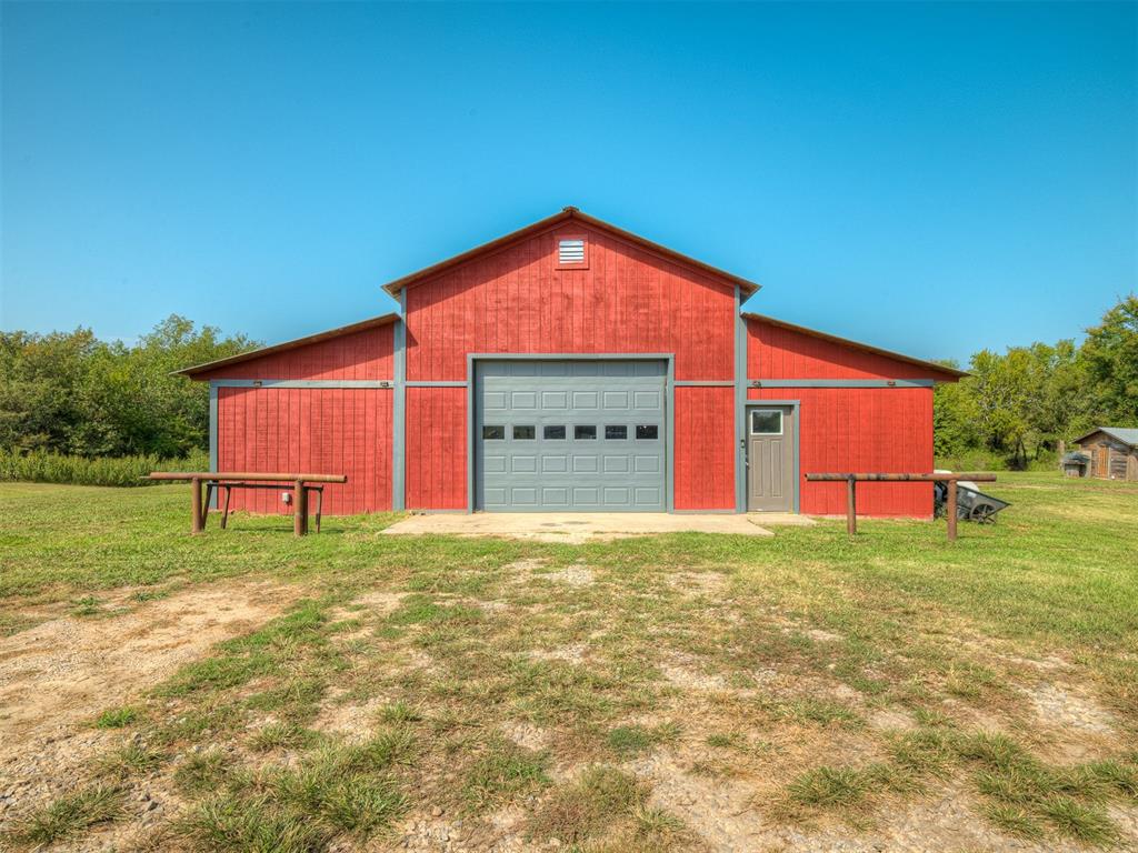 377056 E 1040 Road Property Photo 4