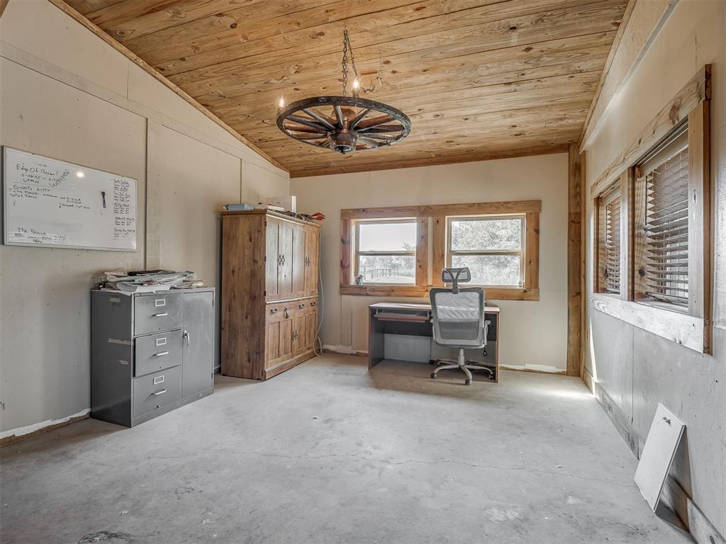 377056 E 1040 Road Property Photo 21