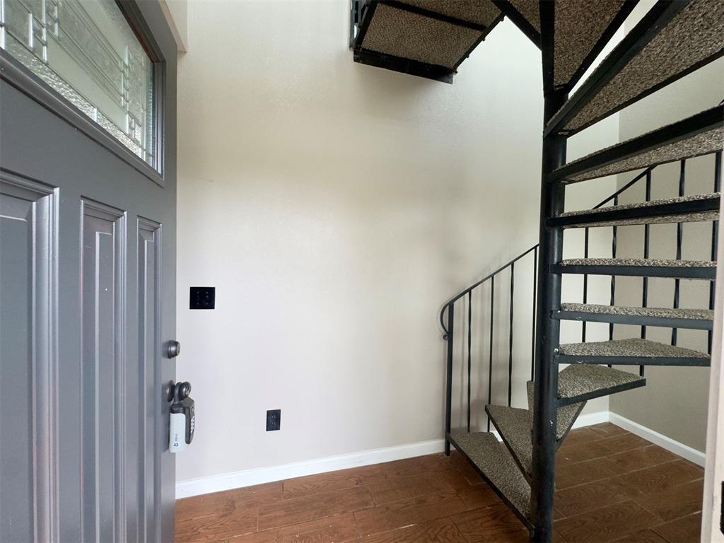 14002 Crossing Way Property Photo 2