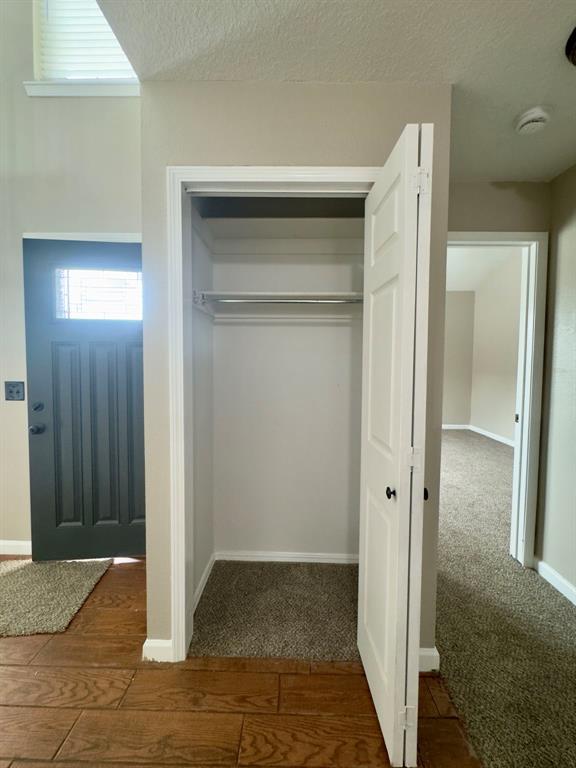 14002 Crossing Way Property Photo 4