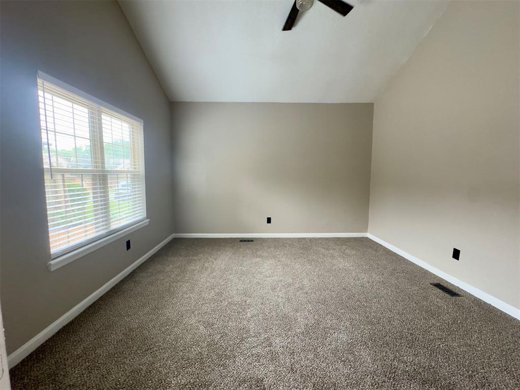 14002 Crossing Way Property Photo 5