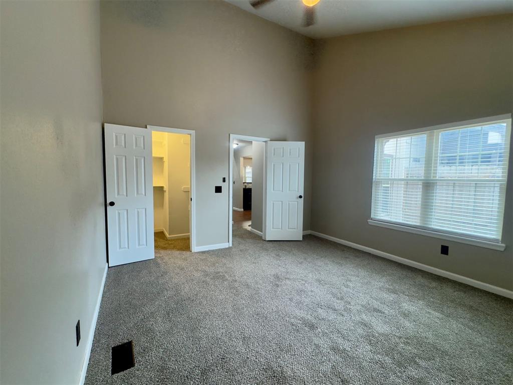 14002 Crossing Way Property Photo 6
