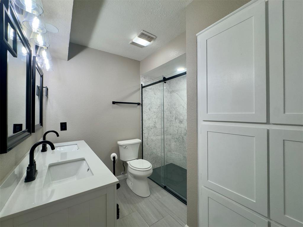 14002 Crossing Way Property Photo 9