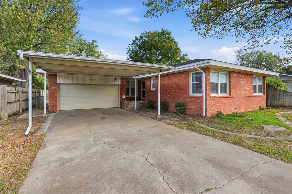 305 W Glenhaven Drive Property Photo 2