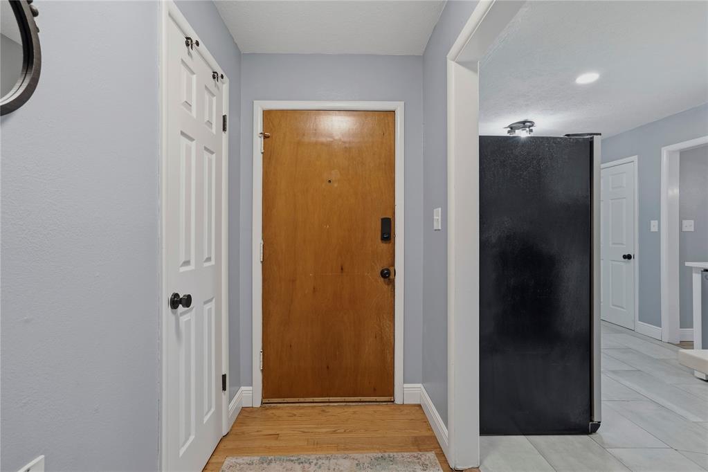 305 W Glenhaven Drive Property Photo 6