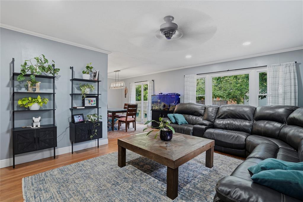 305 W Glenhaven Drive Property Photo 8