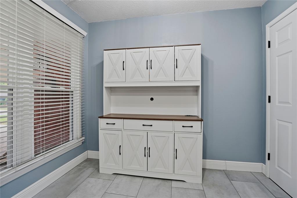 305 W Glenhaven Drive Property Photo 13