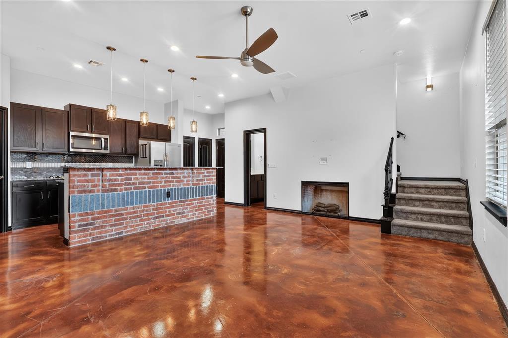 471 S Fretz Avenue Property Photo 6